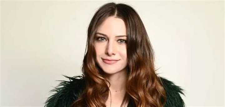 Ezgi Asaroğlu Height, Weight, Net Worth, Age, Birthday, Wikipedia, Who, Nationality, Biography