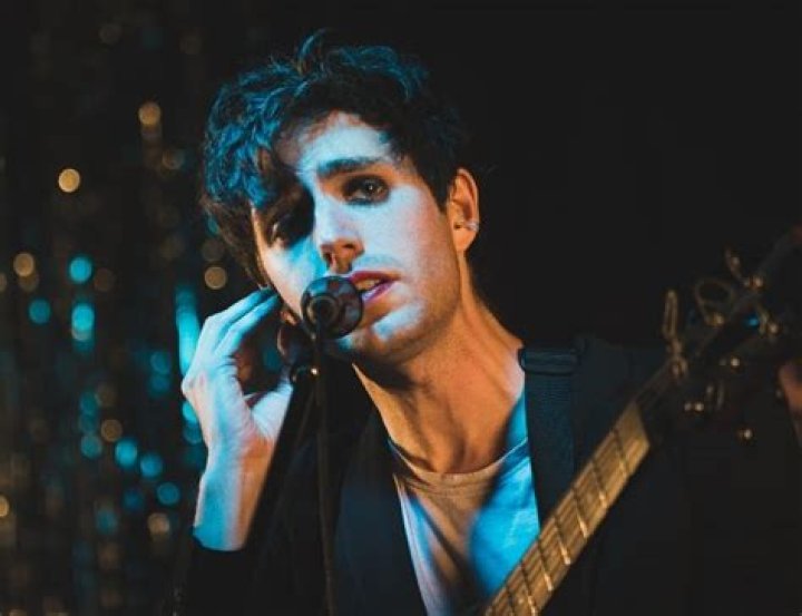 Ezra Furman Height, Weight, Net Worth, Age, Birthday, Wikipedia, Who, Nationality, Biography