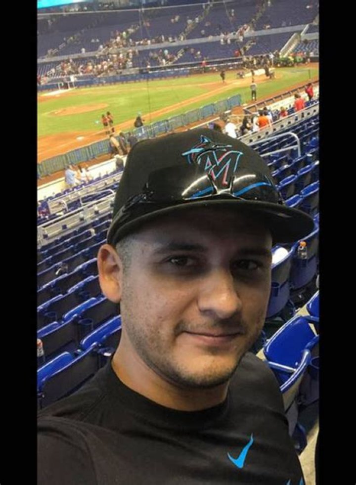 
Florida Police Officer, Cesar Echaverry, dies in a Fatal shooting in Miami 