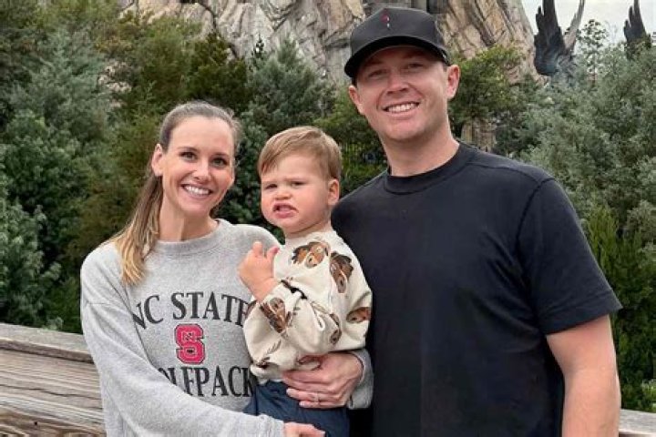 
Gabi Dugal And Scotty McCreery Are Expecting Their First Child 