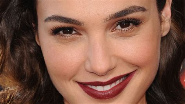 Gal Gadot Net Worth, How much is Gal Gadot worth?