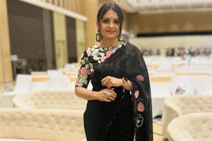 Gayathri Iyer (Urmila Gayathri) Height, Weight, Net Worth, Age, Birthday, Wikipedia, Who, Instagram, Biography