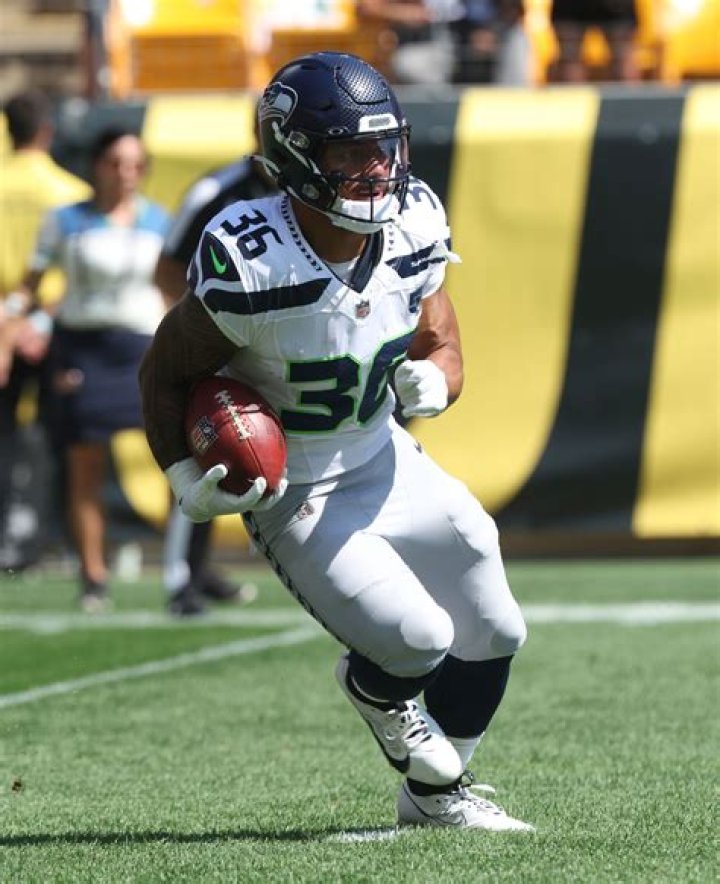 
George Holani Height, Weight, Net Worth, Age, Birthday, Wikipedia, Who, Nationality, Biography 