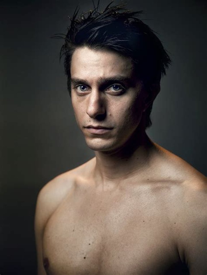 
Gideon Glick Height, Weight, Net Worth, Age, Birthday, Wikipedia, Who, Nationality, Biography 