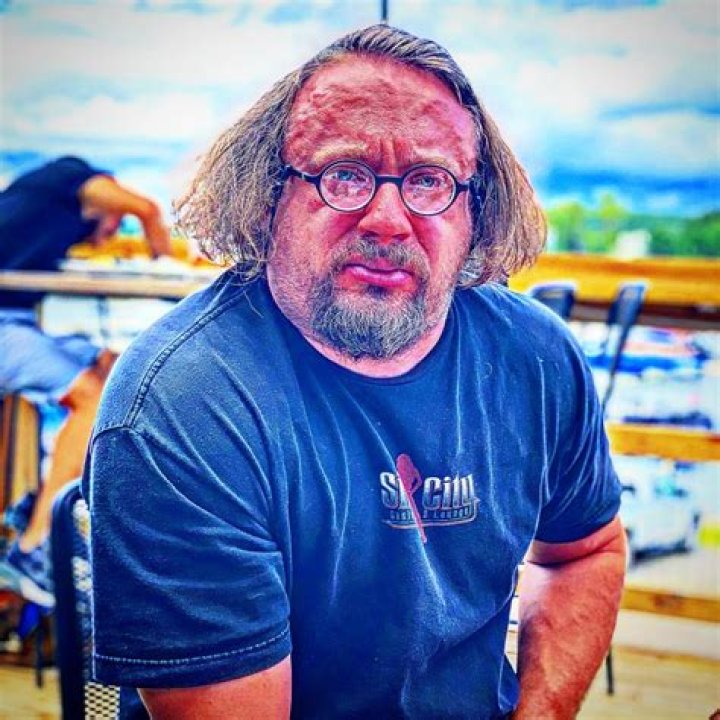 Glenn Phillips Hyde Height, Weight, Net Worth, Age, Birthday, Wikipedia, Who, Instagram, Biography