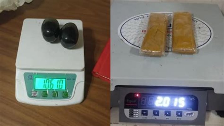 
Gold, foreign currency worth Rs 8 cr seized at Mumbai Airport in 24 hrs 