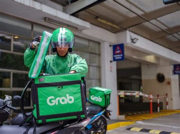 
GrabFood Delivery Rider dies at Waterway Point Accident Video Explained 
