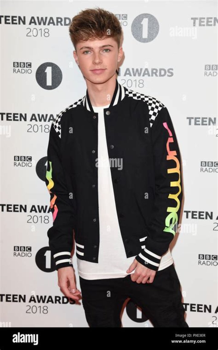 Harvey Leigh Cantwell – HRVY Height, Weight, Net Worth, Age, Birthday, Wikipedia, Who, Nationality, Biography