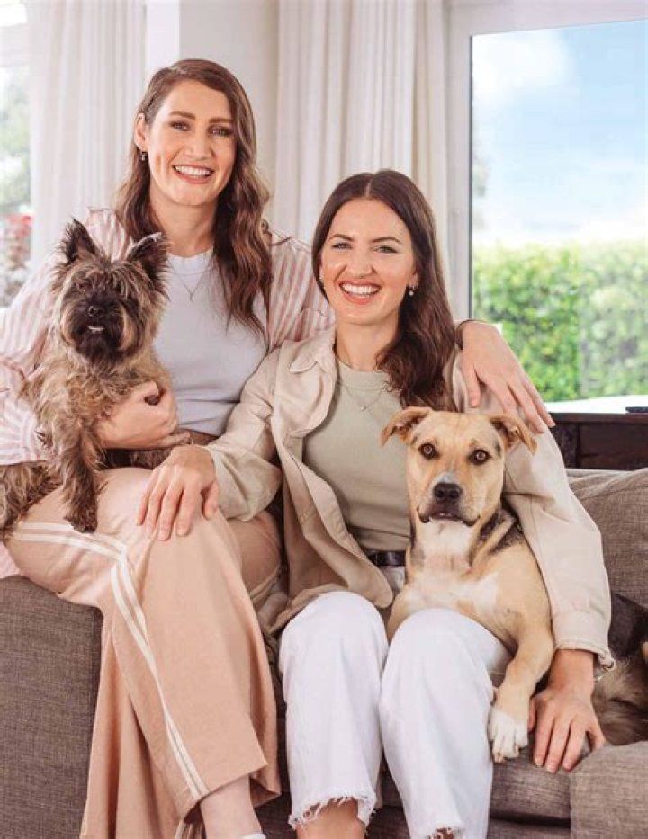 
Has Bree Tomasel Mom Died? Kiwi Radio Host Still Remembers The Family Tragedy 