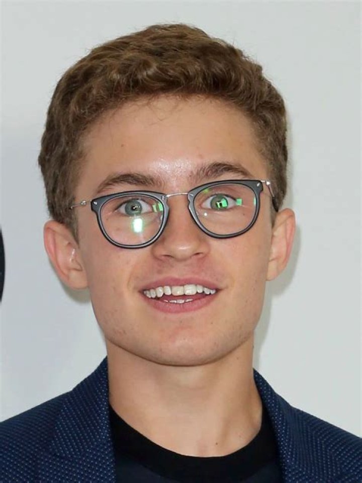 How Tall is Sean Giambrone? Net Worth, Dating, Gay?