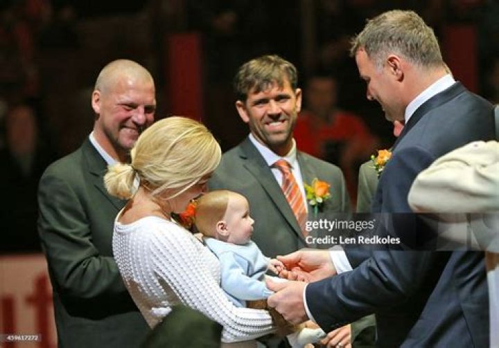 
Is Eric Lindros Wife A Businesswoman? Career Details On Kina Lamarche Explored 