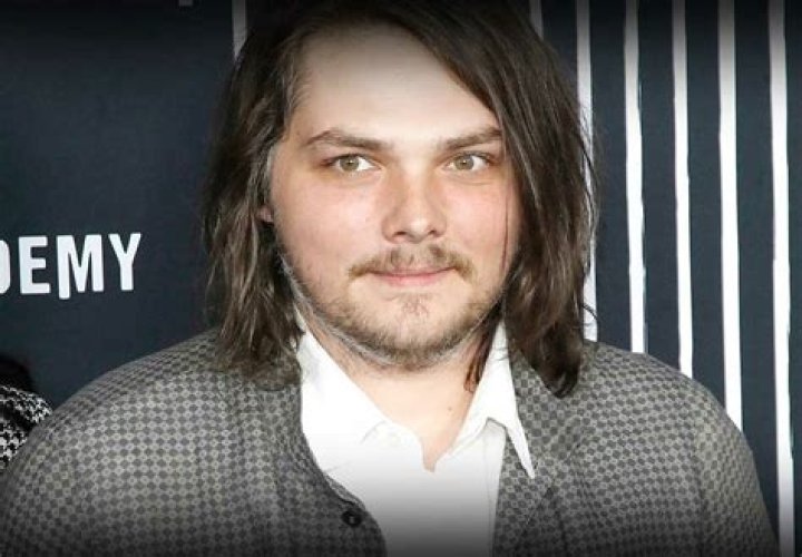 
Is Gerard Way Gay? Age, Height, Net Worth 