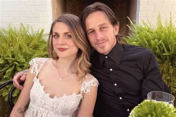 Is Phil Collins Gay? Look At His Sexuality And Wives