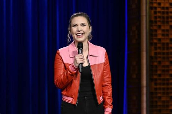 
Is Taylor Tomlinson Pregnant? Who is Taylor Tomlinson? 