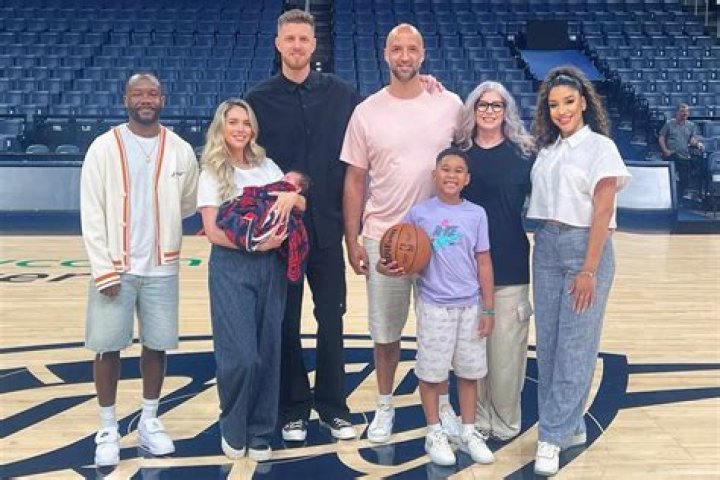 
Isaiah Hartenstein Looks After Dad Florian Hartenstein For Basketball Roots 