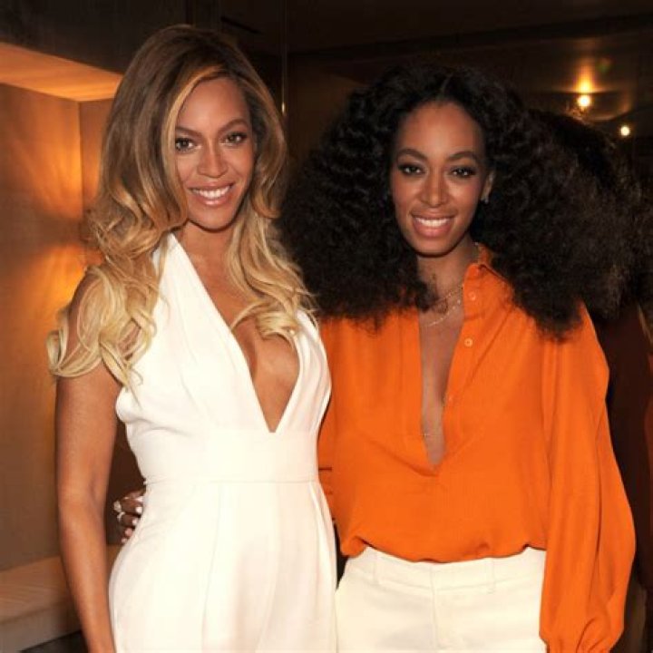 
Jackie Aina Sister Folake Aina Is More Than Just A Famous Sibling 