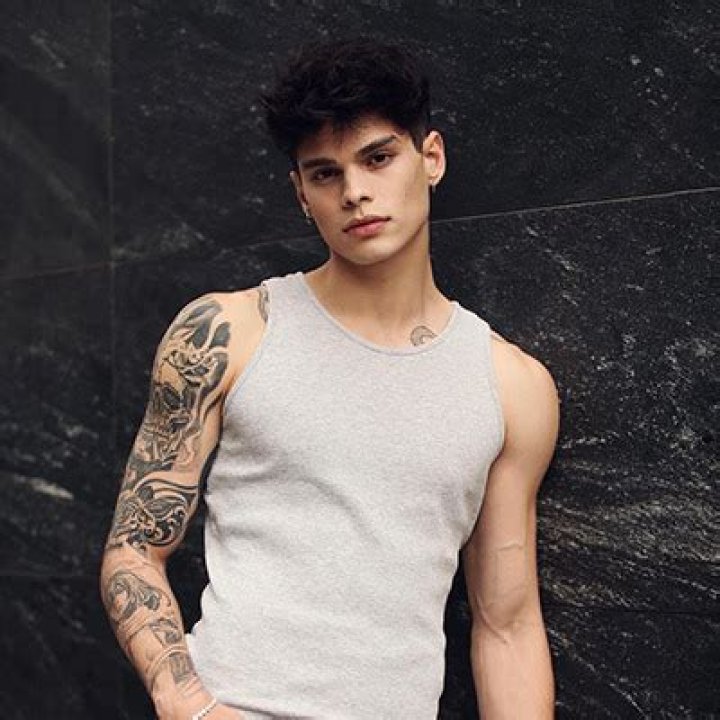 
JeanCarlo Leon Height, Weight, Net Worth, Age, Birthday, Wikipedia, Who, Nationality, Biography 