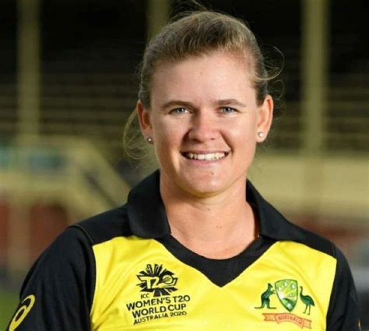 
Jess Jonassen Height, Weight, Net Worth, Age, Birthday, Wikipedia, Who, Nationality, Biography 