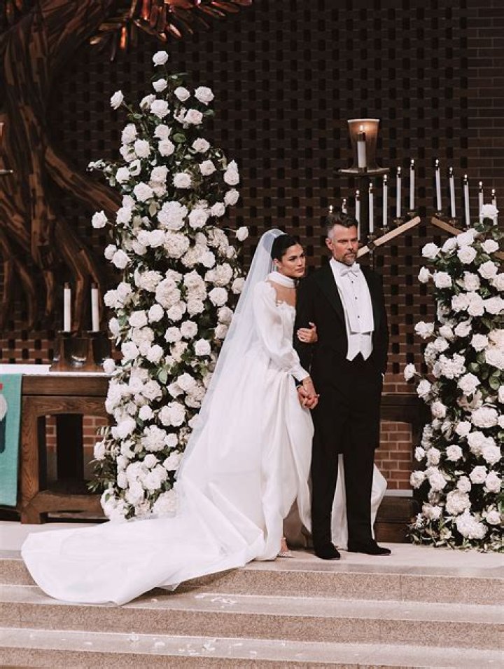 
Josh Duhamel And Fiancé Audra Mari Spotted In New Wedding Pics 