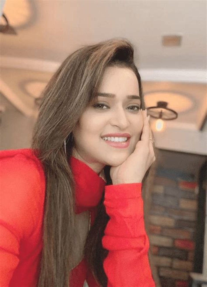 
Jyoti Chauhan Height, Weight, Net Worth, Age, Birthday, Wikipedia, Who, Nationality, Biography 