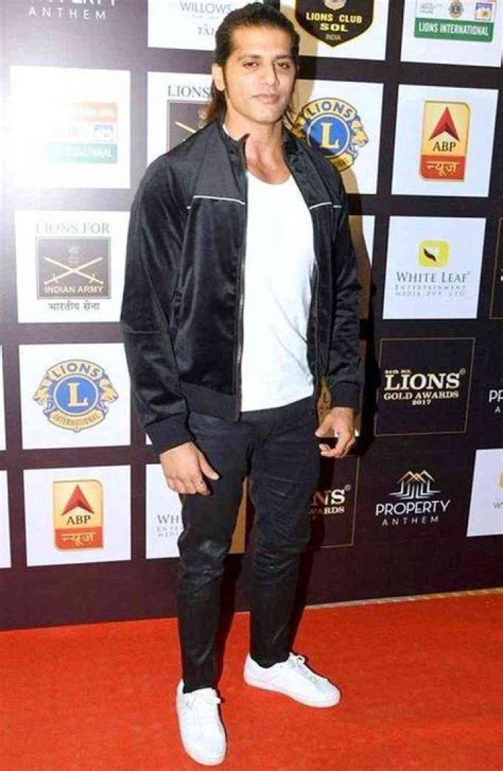 
Karanvir Bohra Height, Weight, Net Worth, Age, Birthday, Wikipedia, Who, Nationality, Biography 