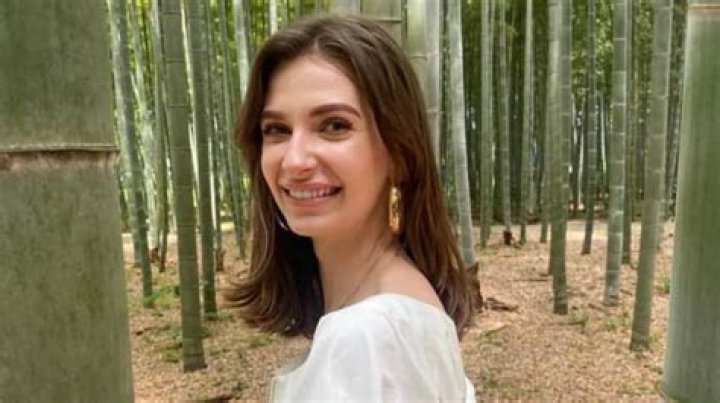 
Karolina Shiino Height, Weight, Net Worth, Age, Birthday, Wikipedia, Who, Instagram, Biography 