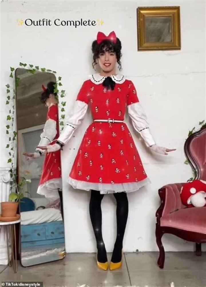 
Kate Spade faces heat for hiring transwoman Dylan Mulvaney to promote women’s clothing on TikTok 