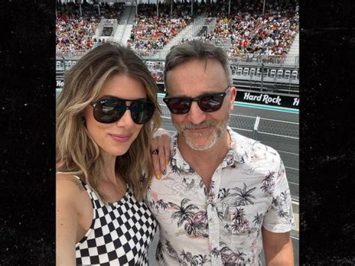 
Kelly Rizzo, Bob Saget’s Widow, Shares Touching Tribute Six Months After His Death 