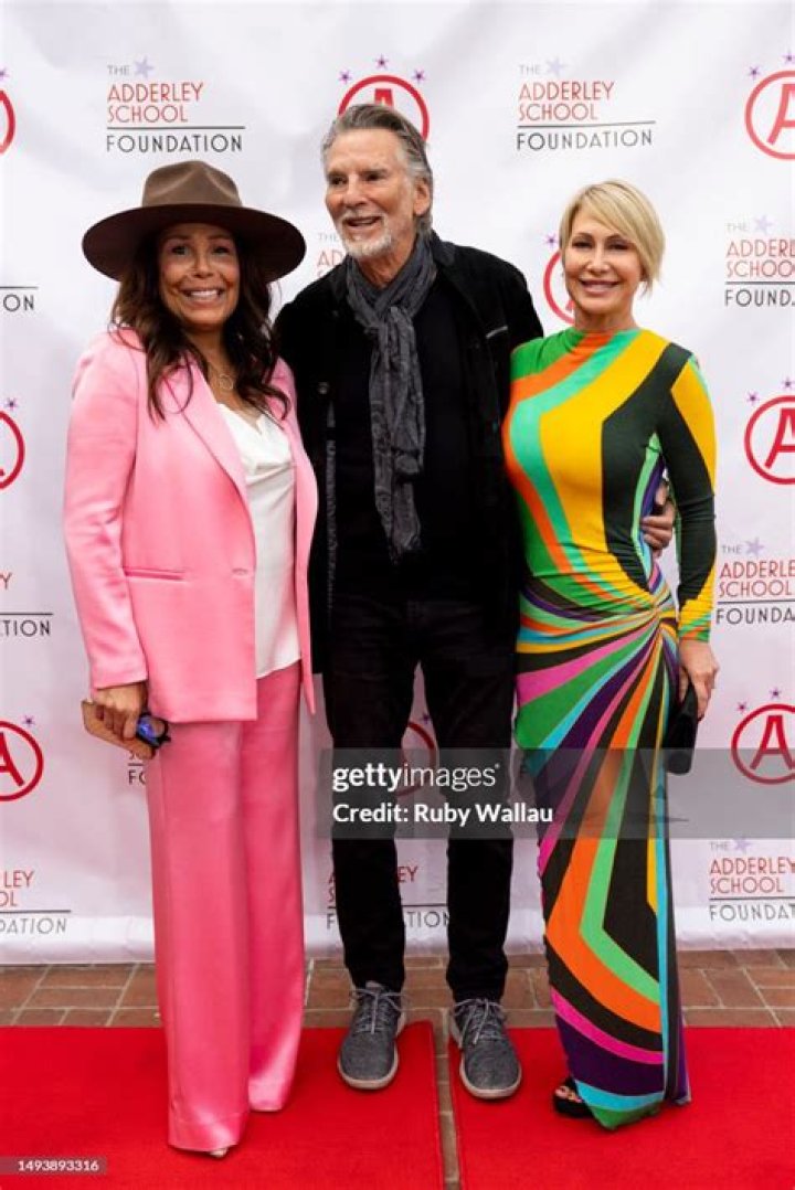 
Kenny Loggins’ Girlfriend Lisa Hawkins Age And Birthday – How Old? 