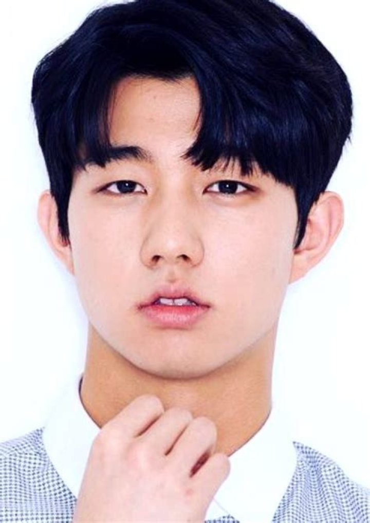 
Ki Do Hoon Height, Weight, Net Worth, Age, Birthday, Wikipedia, Who, Instagram, Biography 