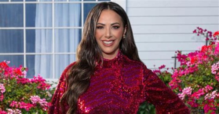 Kristen Doute Height, Weight, Net Worth, Age, Birthday, Wikipedia, Who, Nationality, Biography