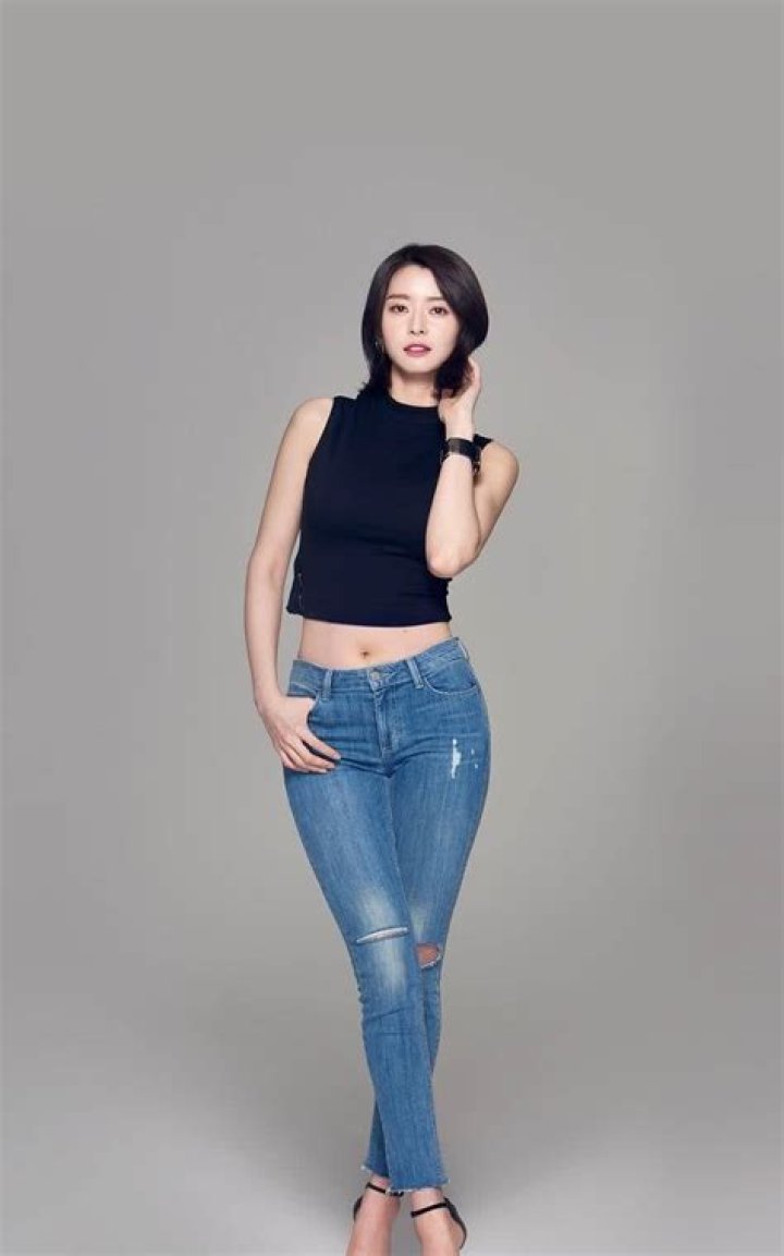 Kwon Nara Height, Weight, Net Worth, Age, Birthday, Wikipedia, Who, Nationality, Biography