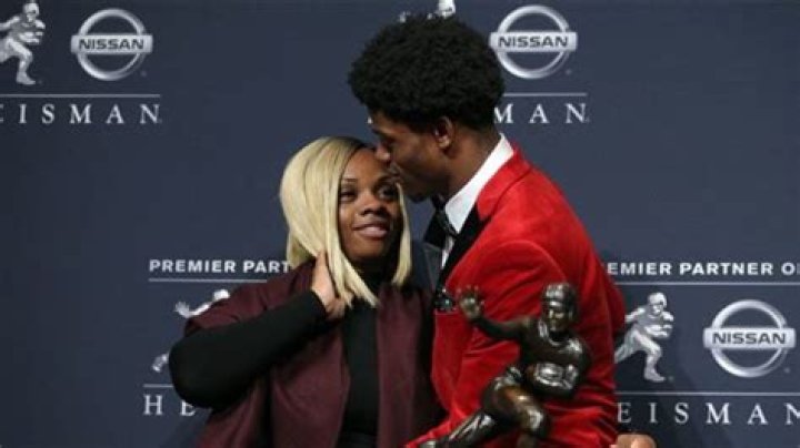 
Lamar Jackson is not Married to Wife. Dating Girlfriend: Jaime Taylor 