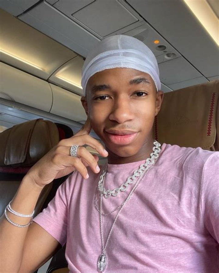 
Lasizwe Dambuza Height, Weight, Net Worth, Age, Birthday, Wikipedia, Who, Nationality, Biography 