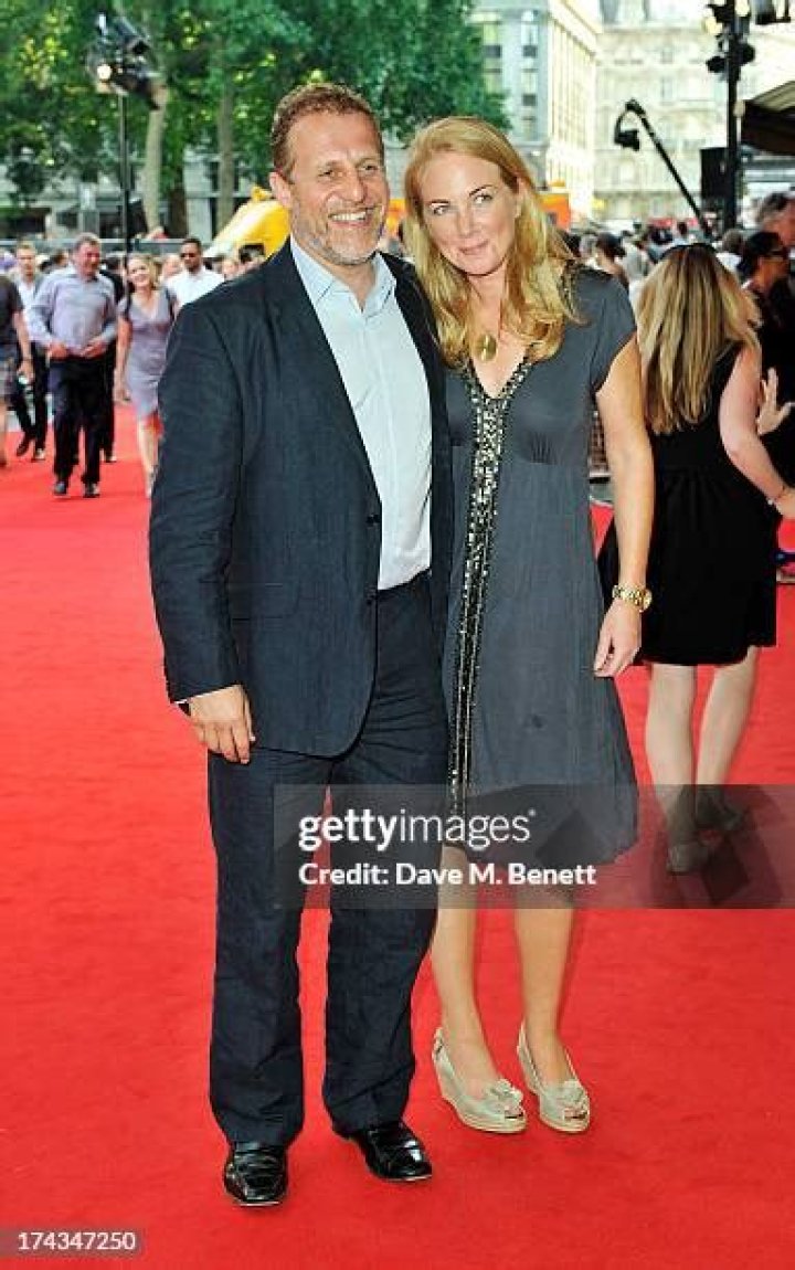 
Laura Lindsay – Nigel Lindsay’s Wife, Family And Net Worth 