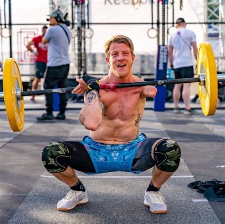 Logan Aldridge Boat Accident, The CrossFit Dude Lost His Arm When He Was 13