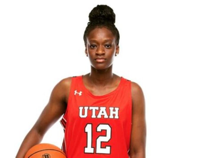 
Lola Pendande Height, Weight, Net Worth, Age, Birthday, Wikipedia, Who, Nationality, Biography 