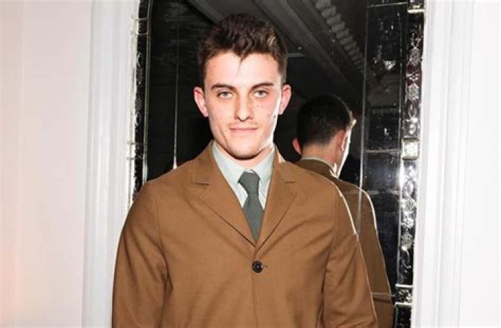 Louis Dunn Height, Weight, Net Worth, Age, Birthday, Wikipedia, Who, Instagram, Biography