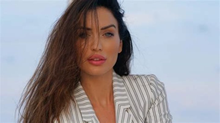 Lucinda Nicholas Height, Weight, Net Worth, Age, Birthday, Wikipedia, Who, Instagram, Biography