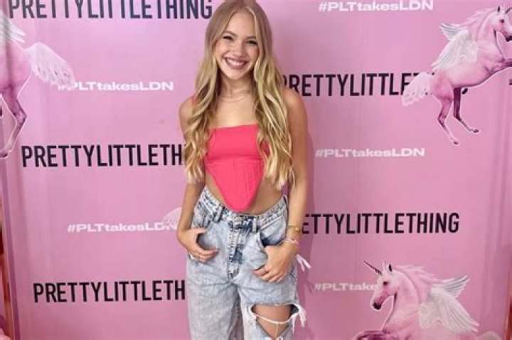 
Mackenzie Skye Height, Weight, Net Worth, Age, Birthday, Wikipedia, Who, Nationality, Biography 