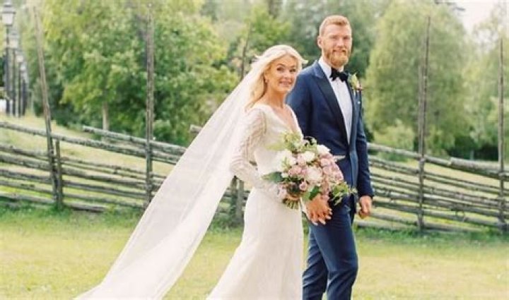 
Mattias Ekholm And Wife Ida Björnstad Married In June 2020 But Renewed Their Vows This July 