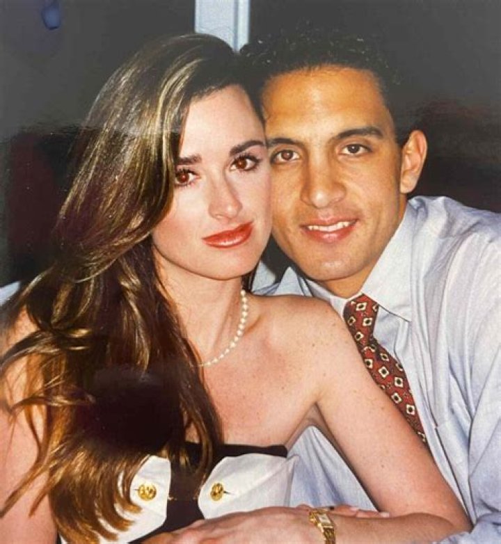
Mauricio Umansky Wife Who is Mauricio Umansky Wife? 
