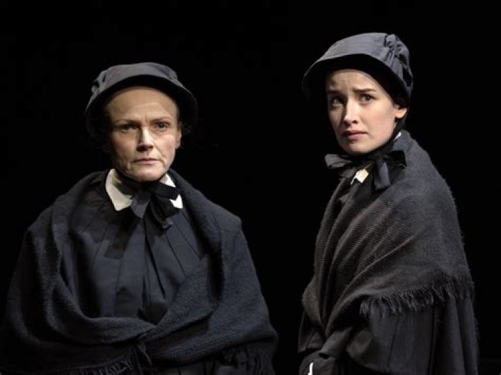 
Maxine Peake Older Sister Lisa Peake Is A Police Officer 