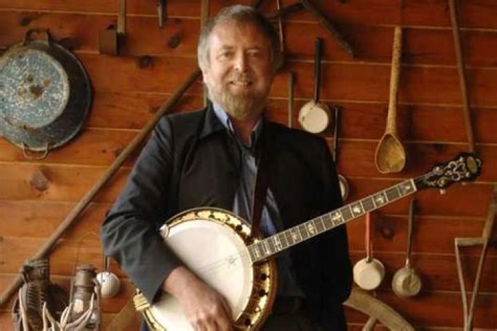 
Mick Moloney Passed Away At 77 As Friends & Family Pay Tribute to Traditional Irish Musician 
