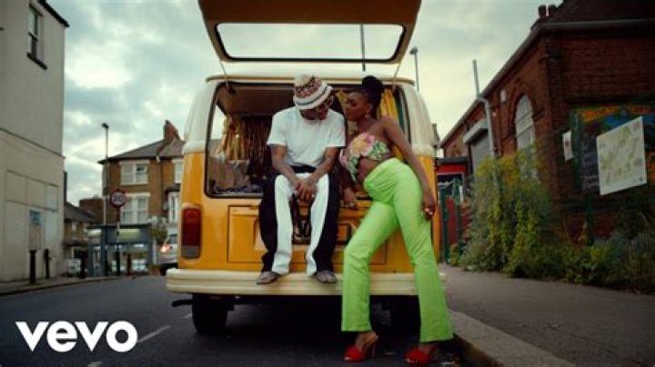 
Mixed Reactions As Oxlade Performs Hit Track, ‘Ku Lo Sa’ With Pastor Tobi Adegboyega’s Church Choir 