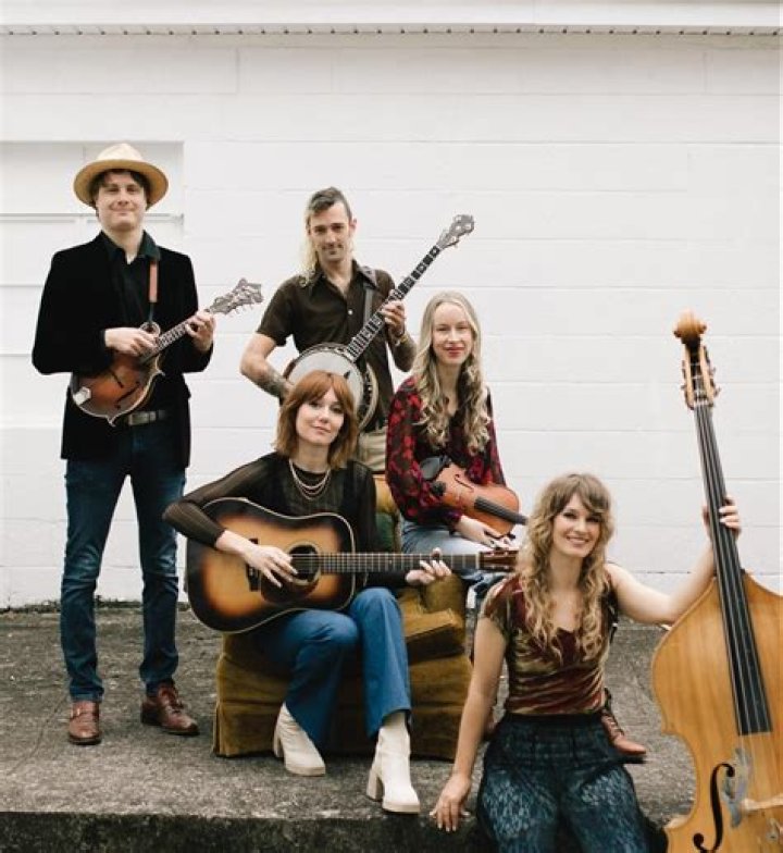 Molly Tuttle Height, Age, Who, Boyfriend, Biography, Wiki, Net Worth