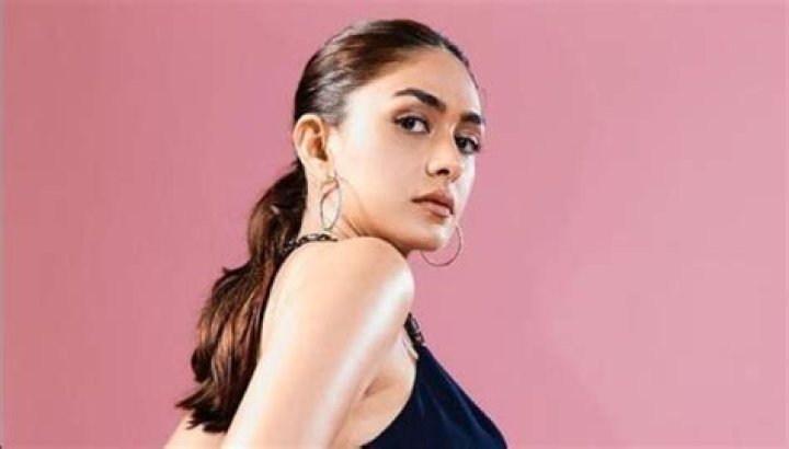 
Mrunal Thakur Says People Ask About Her Baby After Learning Her Age 