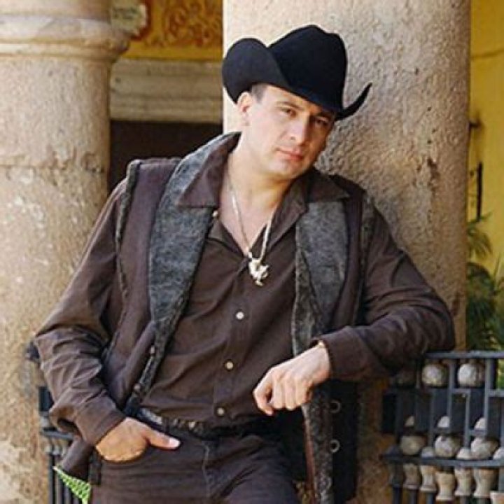 Peso Pluma Family | Is He Related To Valentin Elizalde | Ethnicity And Wiki