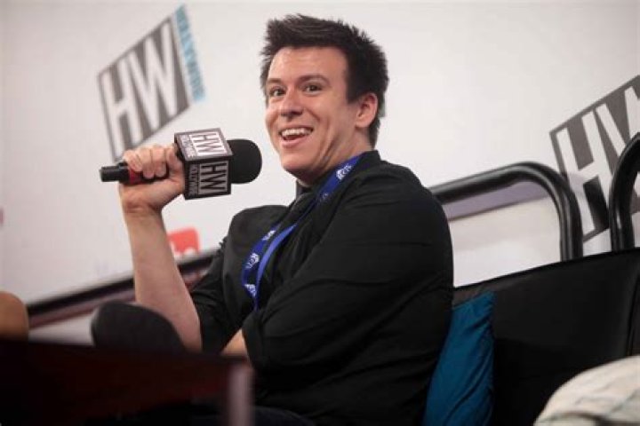 Philip Defranco Height, Weight, Net Worth, Age, Birthday, Wikipedia, Who, Instagram, Biography