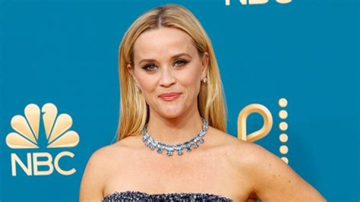 
Reese Witherspoon Exudes Classic Glamour at 2022 Emmys 